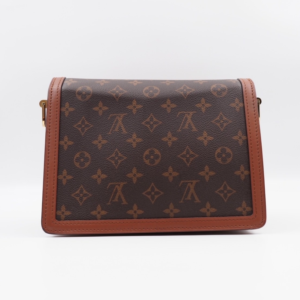 CF13 💟 Louis Vuitton Reverse Monogram Dauphine MM - image 3